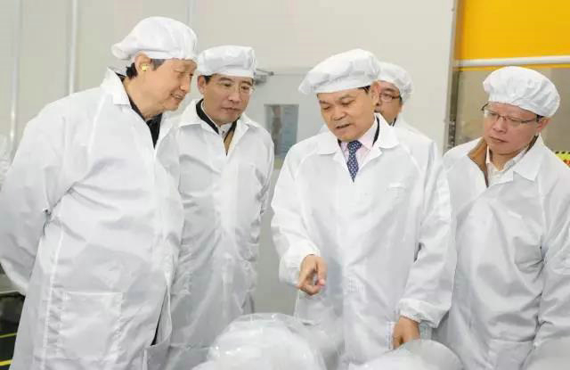 國務院副總理馬凱視察亨通，肯定網絡技術發(fā)展成果